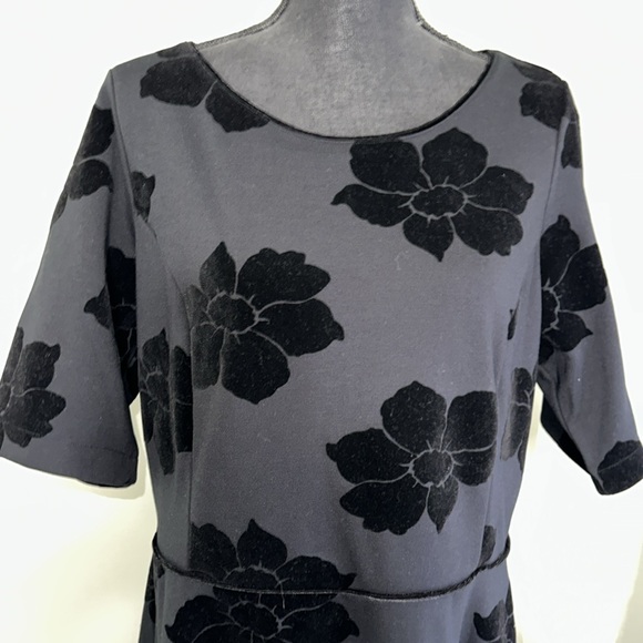 Elegant Black Floral Dress L below the knee Lands End pull on w flocked flowers - Picture 2 of 5